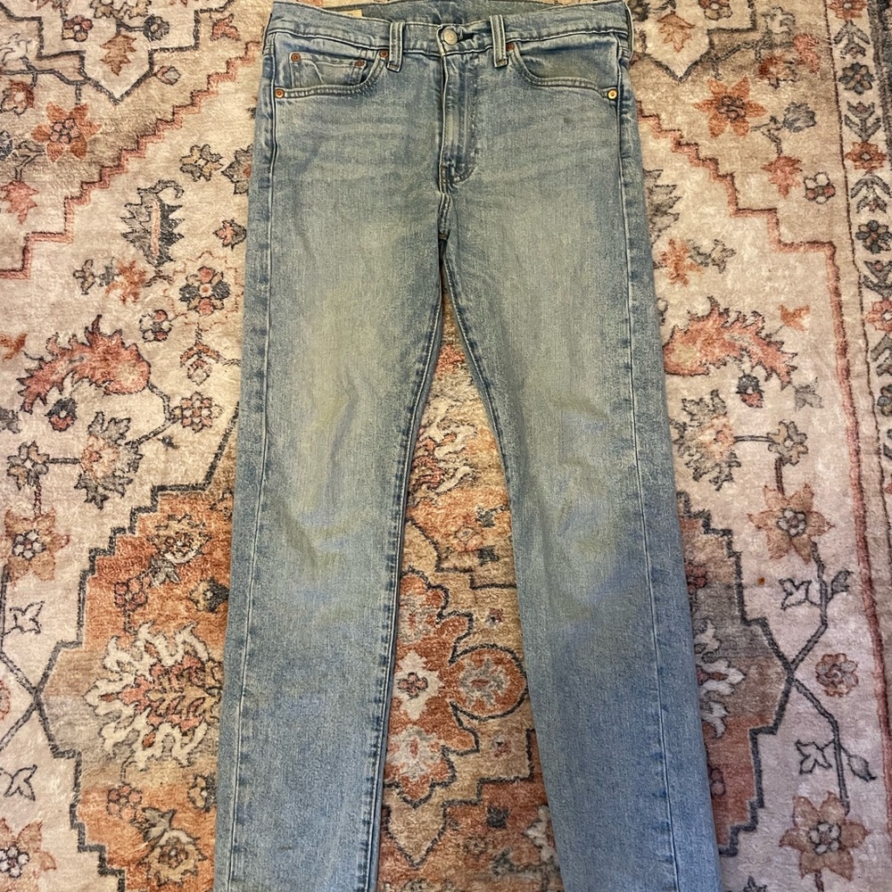 Blue Straight Leg Jeans with Classic Denim Style